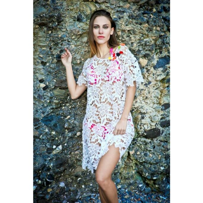 Copricostume bianco in pizzo macrame manica corta