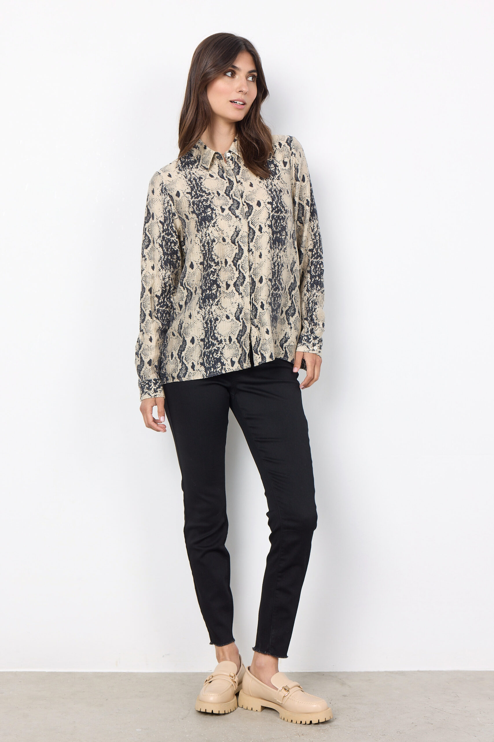 Camicia Classica SC-Aida 2 in LENZING™ ECOVERO™ e Lyocell - Eleganza Sostenibile con Stampa Animalier - immagine 5