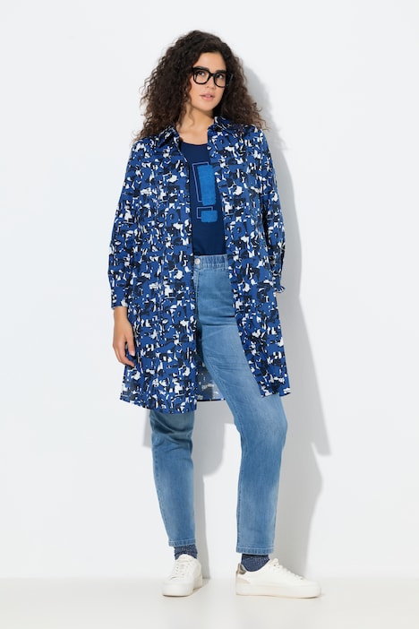 Blusa lunga blu con stampa lettere e collo camicia Ulla Popken curvy taglia 48-50 vista frontale