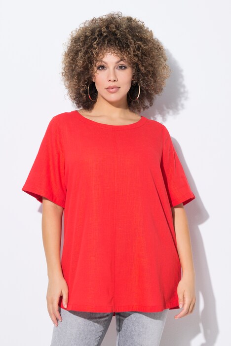 Dettaglio laterale della blusa rossa in lino e viscosa Ulla Popken curvy taglia 48-50