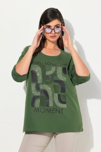 Maglia classica con stampa grafica, scollo a girocollo e maniche lunghe Ulla Popken colore oliva indossato