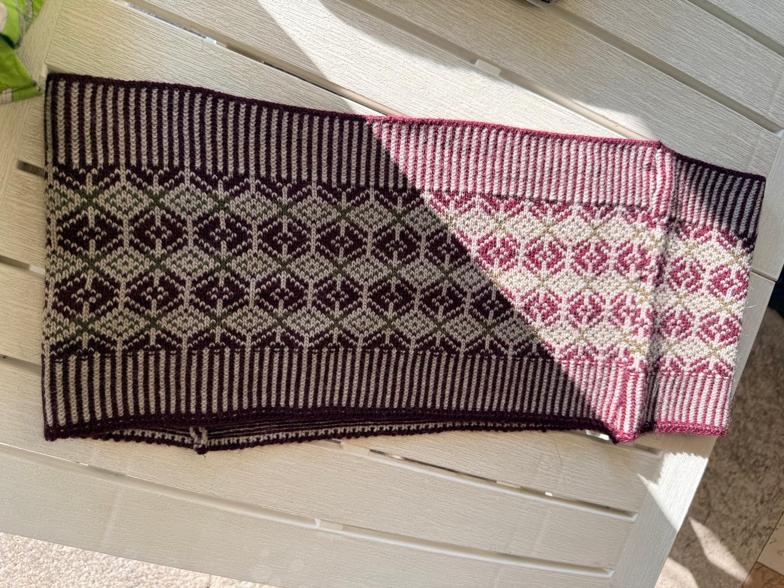 Sciarpa jacquard Soya Concept bordeaux e rosa dettaglio