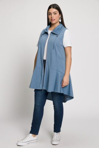 Ulla Popken Gilet dal taglio svasato in felpa con collo alto, cuciture princesse e volant blu denim taglia 48/50 campionario indossato dalla modella