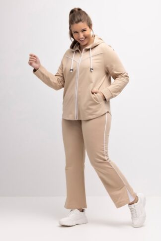 Felpa con zip e piping a contrasto color sabbia sabbia, indossato da modella