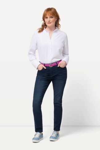 skinny jeans modello Sarah in denim elasticizzato blu denim, indossato da modella