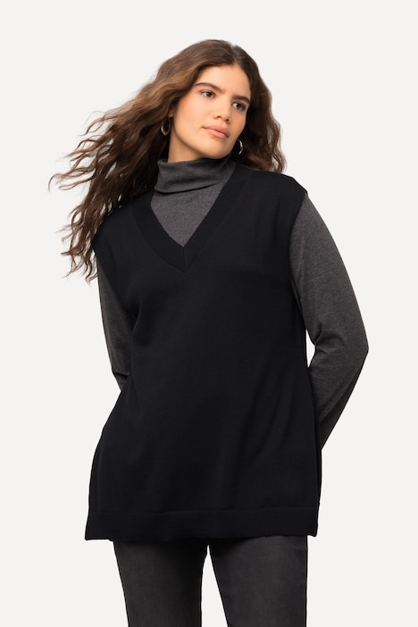 pullunder con scollo a V e spacchi laterali blu marine blu marine, indossato da modella