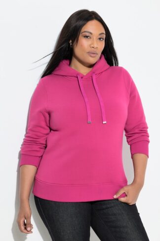 maglia felpa con cappuccio bacca estiva bordeaux, indossato da modella