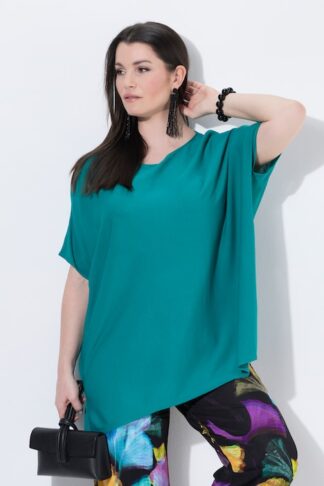 Pullover Stile Batik Ocean multicolore batik, indossato da modella