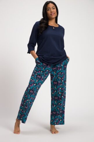 Pigiama Birdy Dreams blu navy blu, indossato da modella